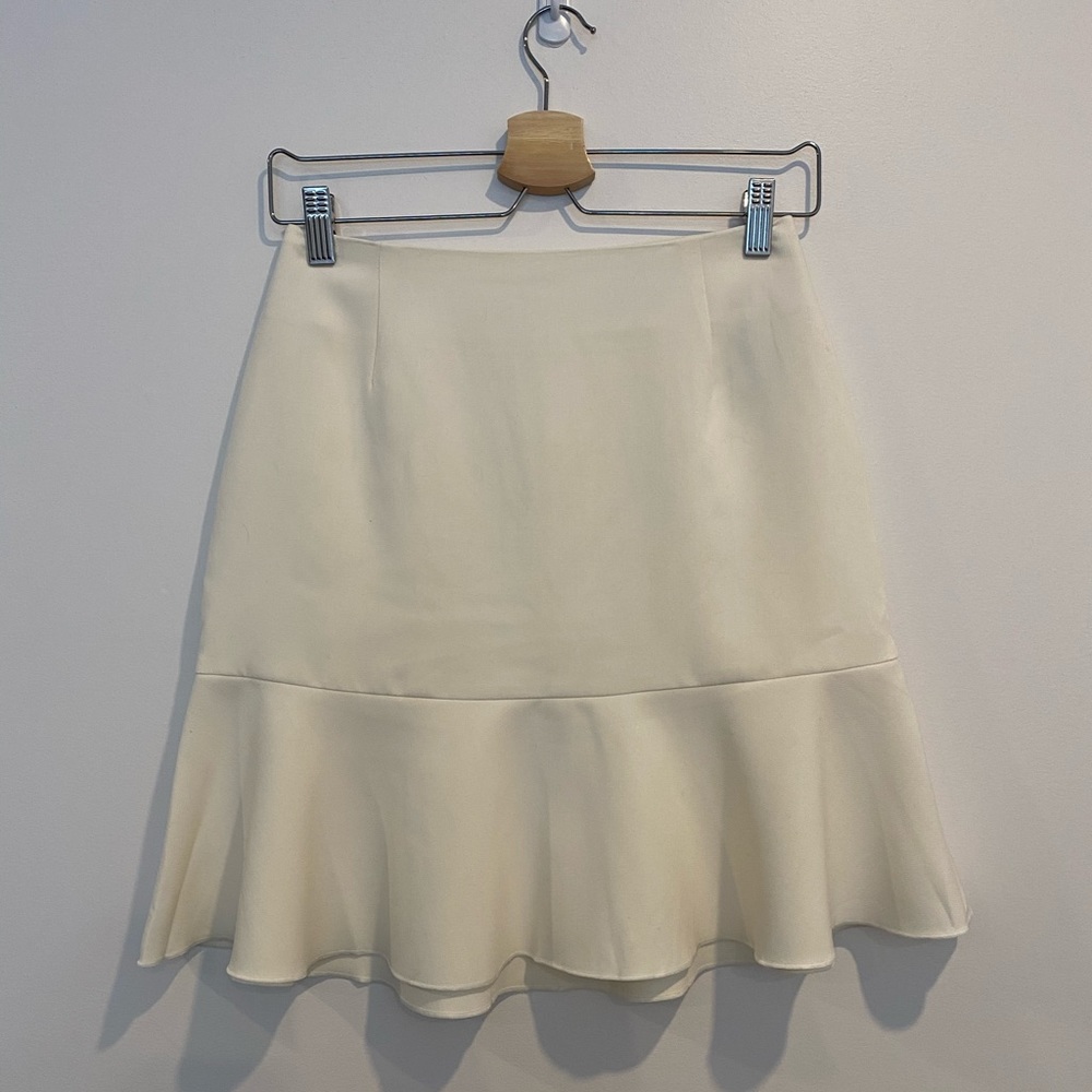 White flounce skirt